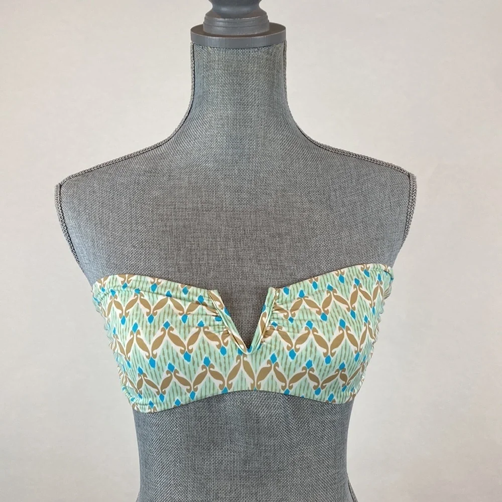 Frankie’s Bikinis Printed Crochet Back Bikini Top Size Large